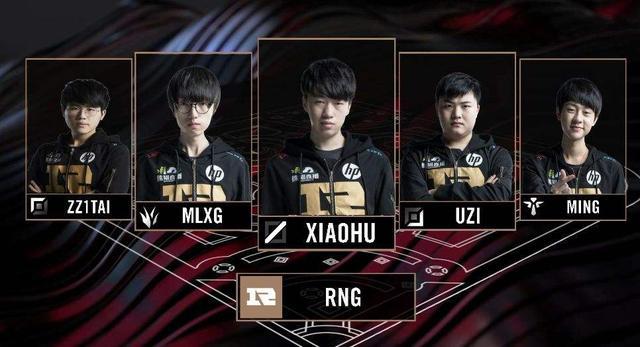 足球对球员 足球对球员